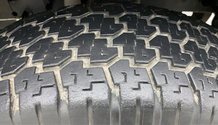 2018 Mahindra Bolero Power+ ZLX Micro Hybrid, Diesel, Manual, 32,377 km, Right Front Tyre Tread