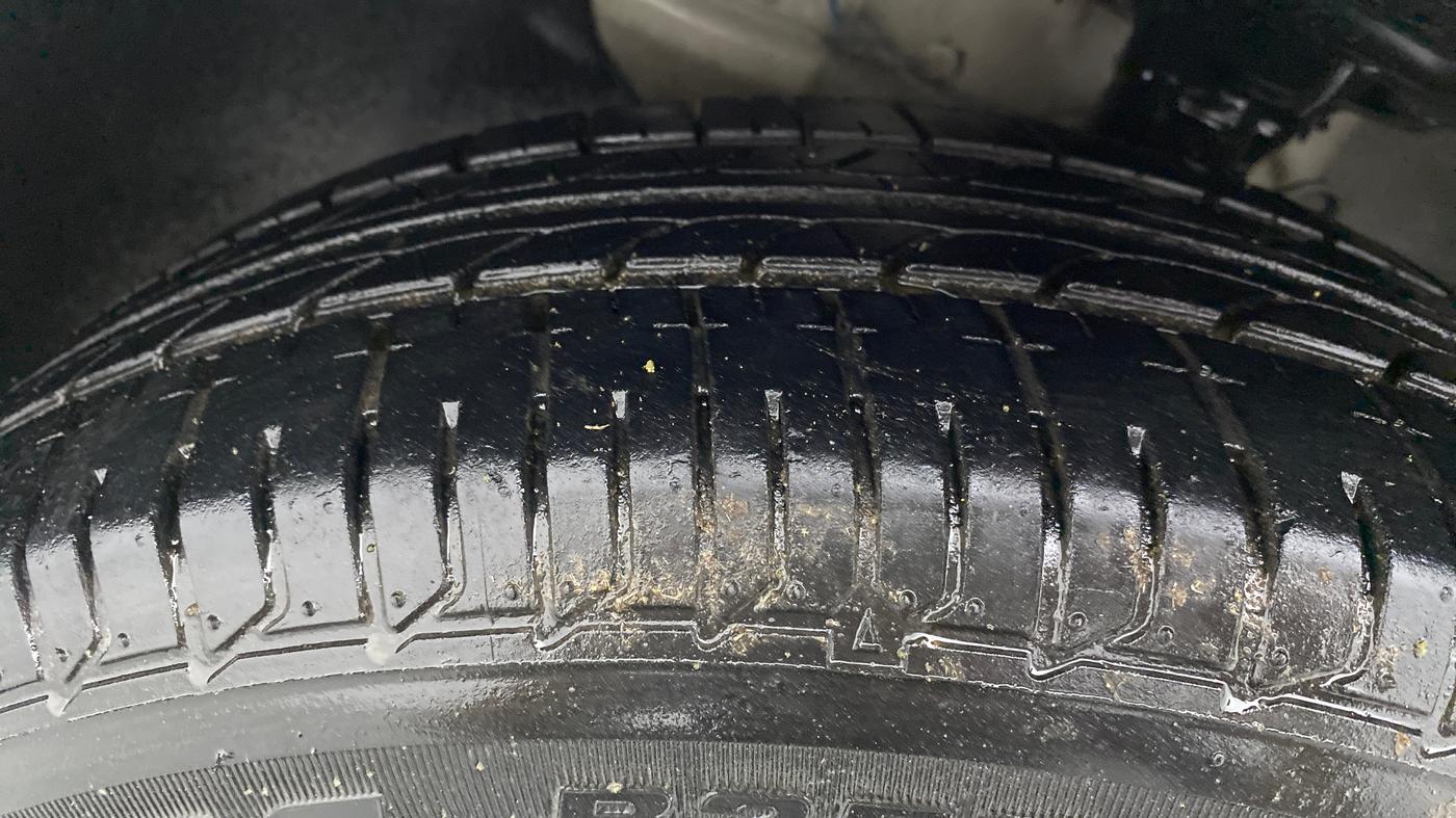 2018 Hyundai Elite i20 ASTA 1.2, Petrol, Manual, 30,264 km, Left Front Tyre Tread