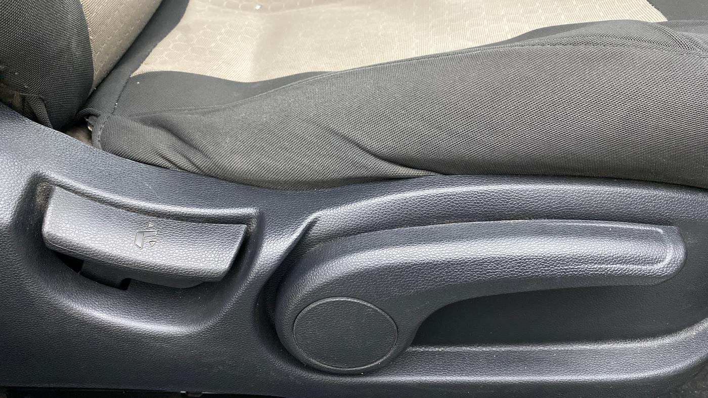 2018 Hyundai Elite i20 ASTA 1.2, Petrol, Manual, 30,264 km, Driver Side Adjustment Panel