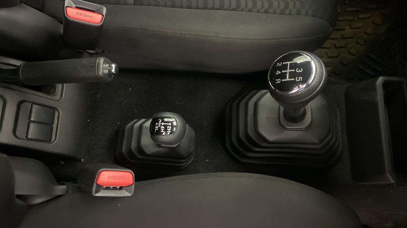 2023 Maruti JIMNY ALPHA ALL GRIP PRO MT, Petrol, Manual, 27,531 km, Gear Lever