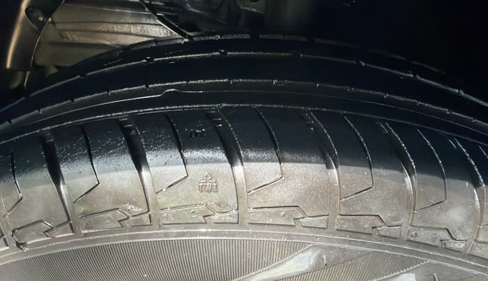 2023 Maruti Swift LXI, Petrol, Manual, 2,853 km, Left Front Tyre Tread