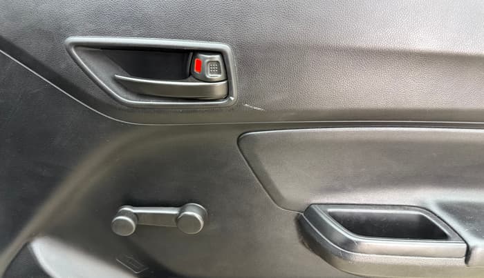 2023 Maruti Swift LXI, Petrol, Manual, 2,853 km, Driver Side Door Panels Control
