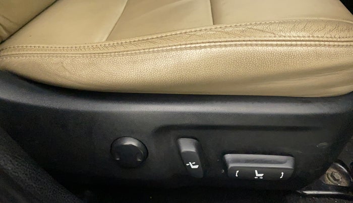2016 Toyota Corolla Altis VL CVT PETROL, Petrol, Automatic, 93,355 km, Driver Side Adjustment Panel