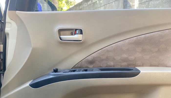 2015 Maruti Celerio ZXI AMT, Petrol, Automatic, 67,996 km, Driver Side Door Panels Control