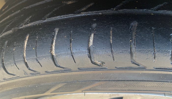 2015 Maruti Celerio ZXI AMT, Petrol, Automatic, 67,996 km, Left Front Tyre Tread