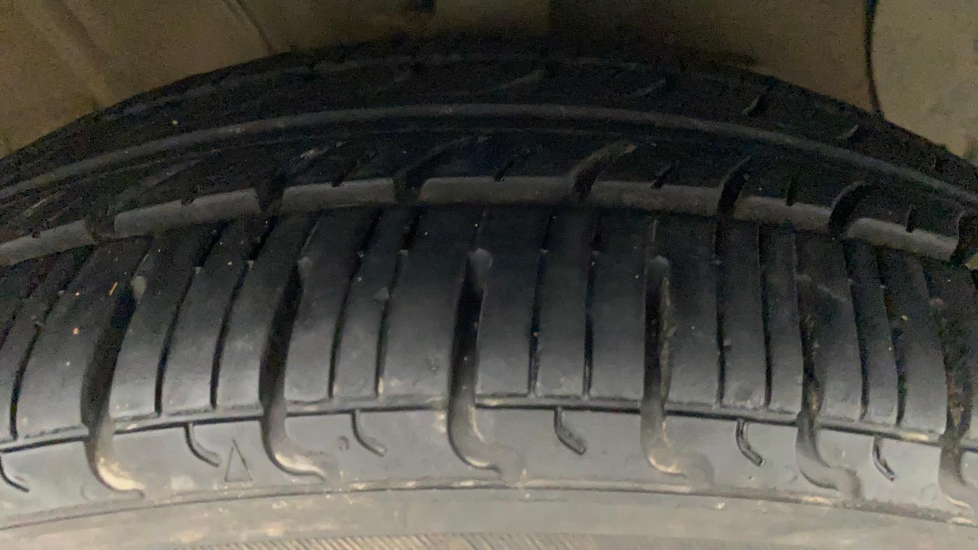 2021 Hyundai AURA S 1.2 CNG, CNG, Manual, 47,673 km, Right Front Tyre Tread