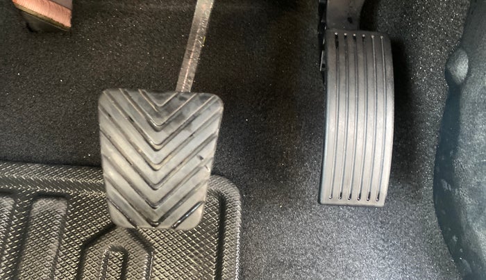 2022 KIA SONET HTX 1.0 IMT, Petrol, Manual, 27,350 km, Pedals