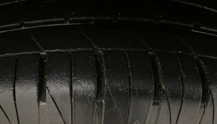 2022 KIA SONET HTX 1.0 IMT, Petrol, Manual, 27,350 km, Left Front Tyre Tread