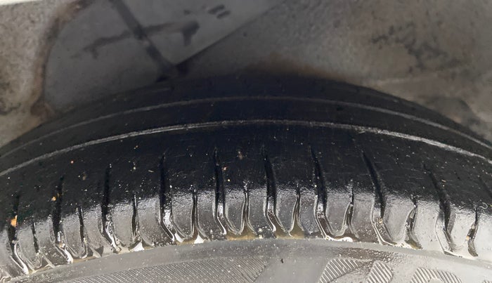 2011 Hyundai i10 MAGNA 1.2, Petrol, Manual, 96,731 km, Left Rear Tyre Tread