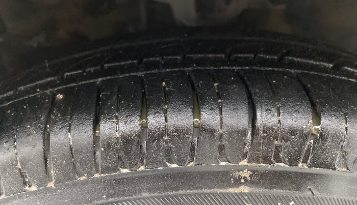 2011 Hyundai i10 MAGNA 1.2, Petrol, Manual, 96,731 km, Left Front Tyre Tread