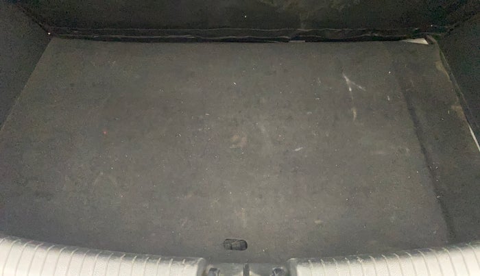 2018 Hyundai Grand i10 SPORTZ AT 1.2 KAPPA VTVT, Petrol, Automatic, 70,690 km, Boot Inside