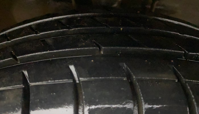 2017 Maruti Wagon R 1.0 VXI+ AMT, Petrol, Automatic, 37,963 km, Right Front Tyre Tread