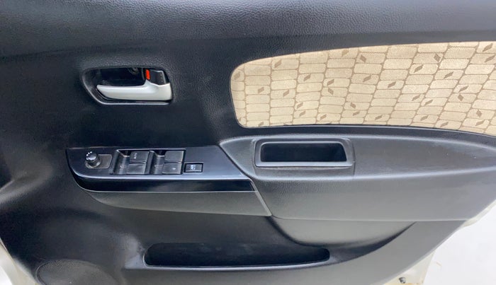 2017 Maruti Wagon R 1.0 VXI+ AMT, Petrol, Automatic, 37,963 km, Driver Side Door Panels Control
