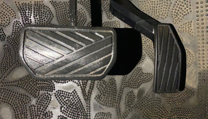 2017 Maruti Wagon R 1.0 VXI+ AMT, Petrol, Automatic, 37,963 km, Pedals