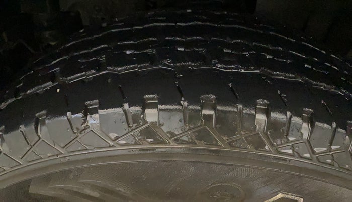 2021 Mahindra Thar LX  P 4WD AT CONVERTIBLE, Petrol, Automatic, 36,890 km, Left Front Tyre Tread