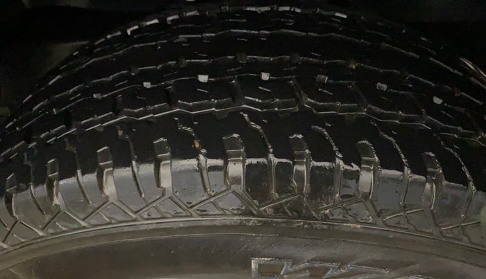 2021 Mahindra Thar LX  P 4WD AT CONVERTIBLE, Petrol, Automatic, 36,890 km, Left Rear Tyre Tread