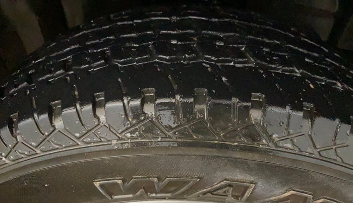 2021 Mahindra Thar LX  P 4WD AT CONVERTIBLE, Petrol, Automatic, 36,890 km, Right Front Tyre Tread