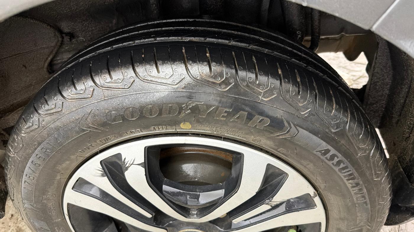 2023 Tata Tiago XTA PETROL, Petrol, Automatic, 27,984 km, Left Rear Tyre Tread