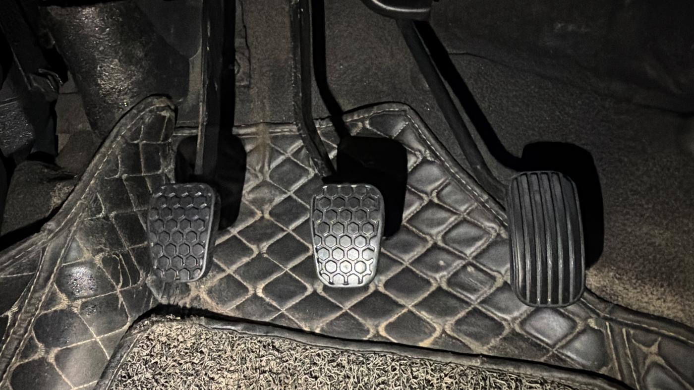 2023 Tata Tiago XTA PETROL, Petrol, Automatic, 27,984 km, Pedals