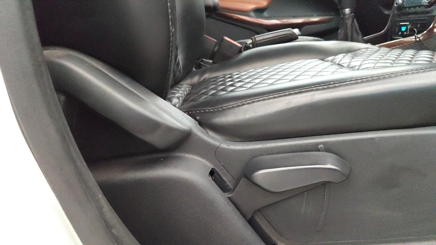 2020 Ford Ecosport TITANIUM 1.5L THUNDER EDTION DIESEL, Diesel, Manual, 99,638 km, Driver Side Adjustment Panel