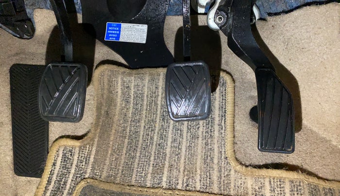 2017 Maruti Ciaz ZETA 1.4  MT PETROL, Petrol, Manual, 57,505 km, Pedals