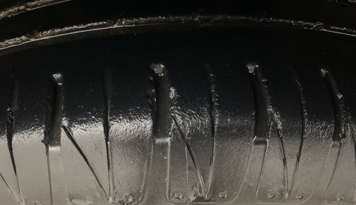 2022 KIA SONET HTK PLUS 1.2, Petrol, Manual, 40,604 km, Right Front Tyre Tread