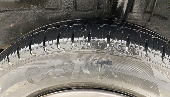 2018 Renault Kwid RXT 1.0 (O), CNG, Manual, 1,36,146 km, Left Rear Tyre Tread