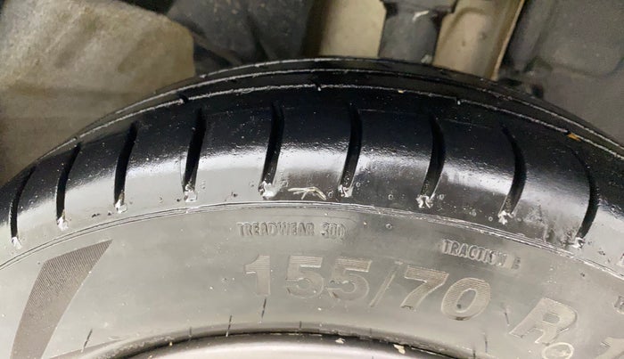 2018 Renault Kwid RXT 1.0 (O), CNG, Manual, 1,36,146 km, Right Front Tyre Tread