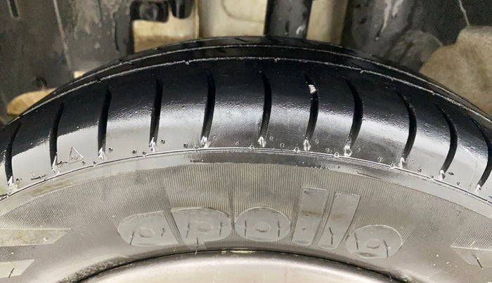 2018 Renault Kwid RXT 1.0 (O), CNG, Manual, 1,36,146 km, Left Front Tyre Tread