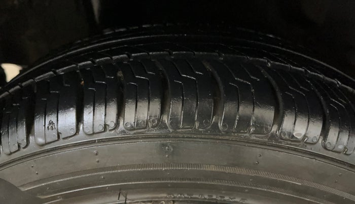 2014 Honda Brio S MT, Petrol, Manual, 66,776 km, Right Rear Tyre Tread