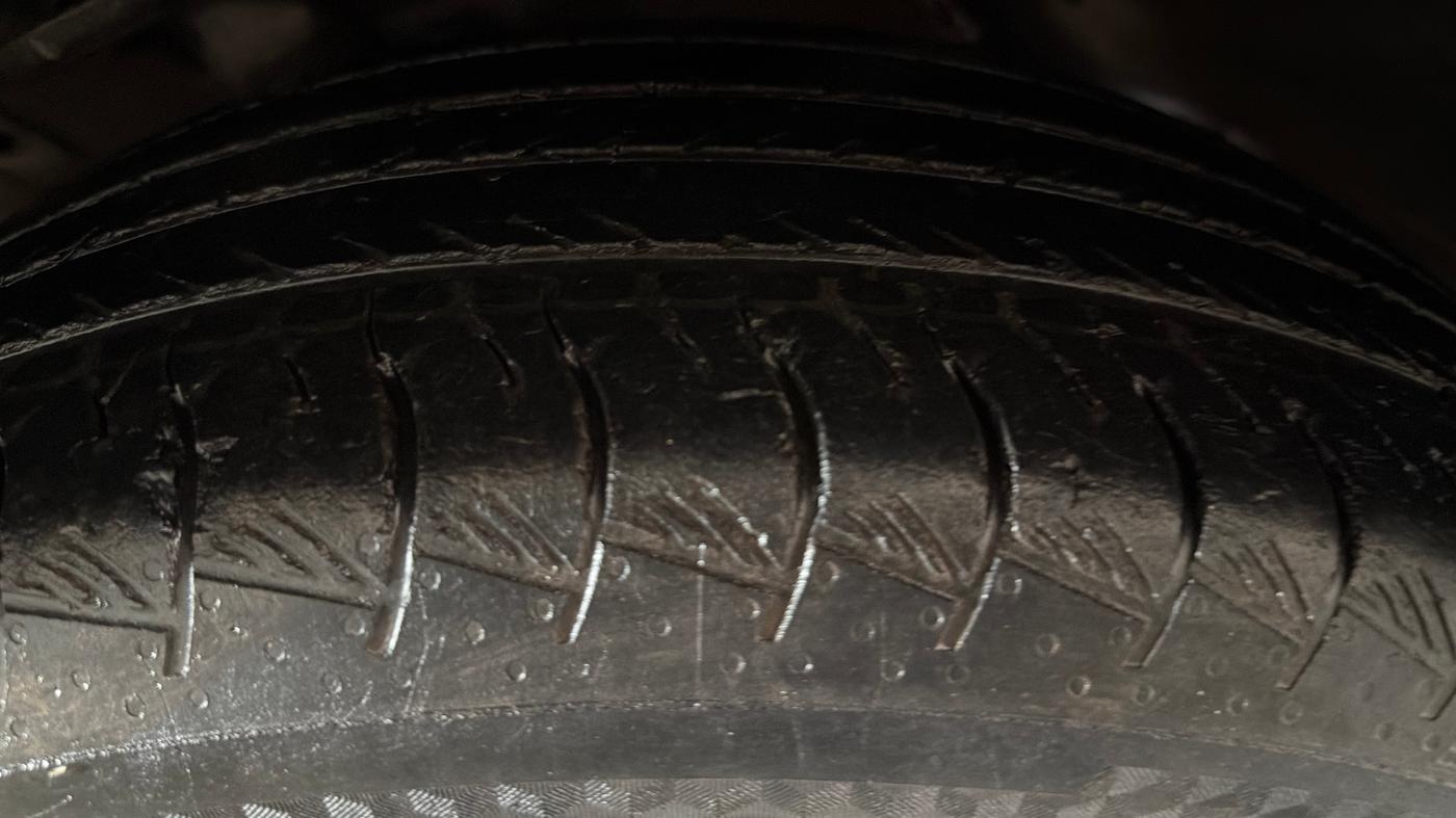2022 Maruti Grand Vitara ZETA SMART HYBRID, Petrol, Manual, 72,949 km, Left Front Tyre Tread