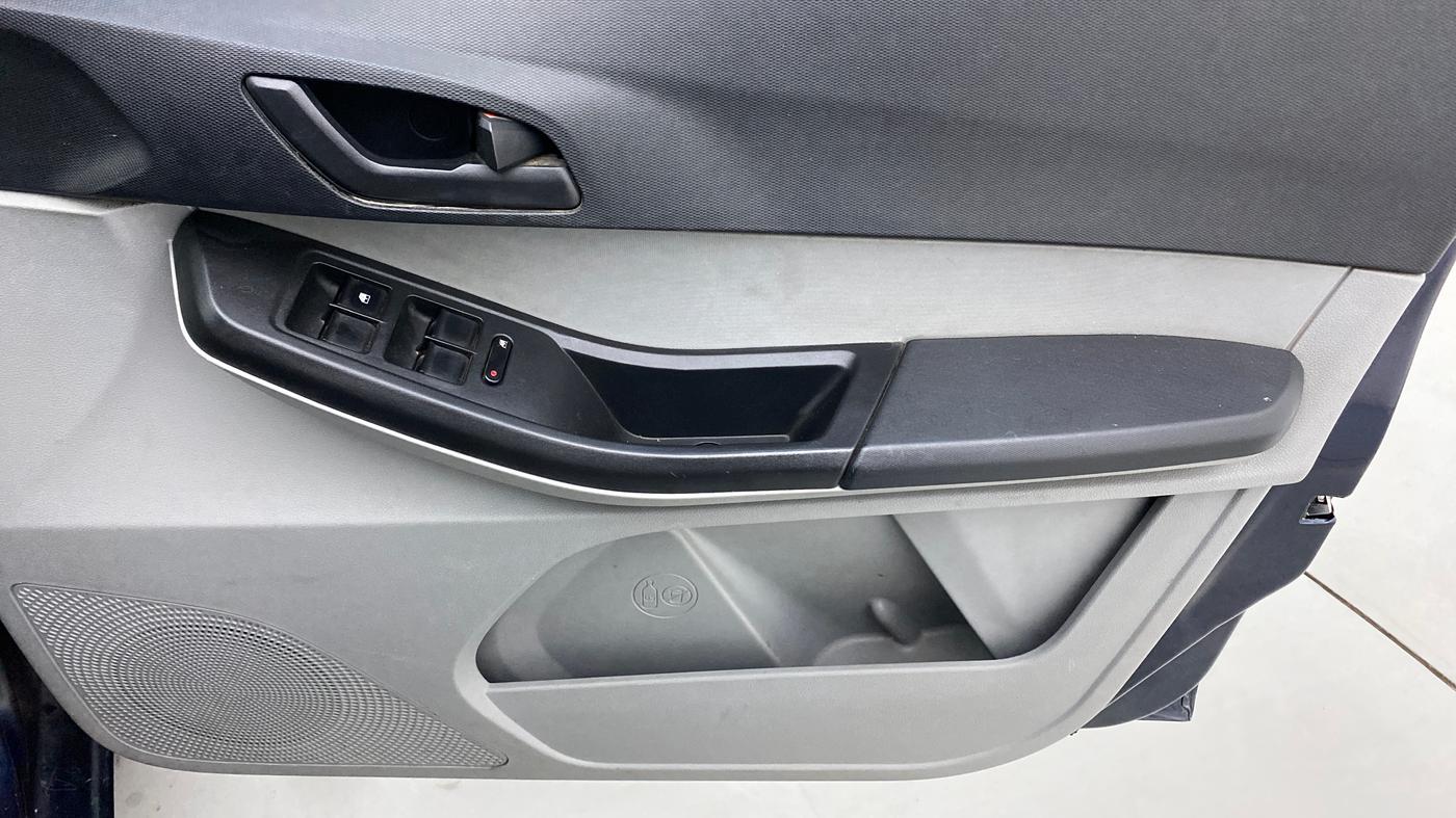 2021 Tata Tiago XT PETROL, Petrol, Manual, 50,943 km, Driver Side Door Panels Control