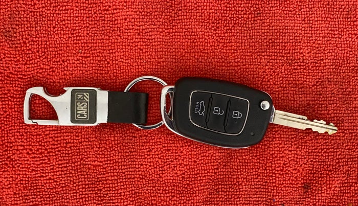 2021 Hyundai AURA S 1.2 CNG, CNG, Manual, 14,521 km, Key Close Up