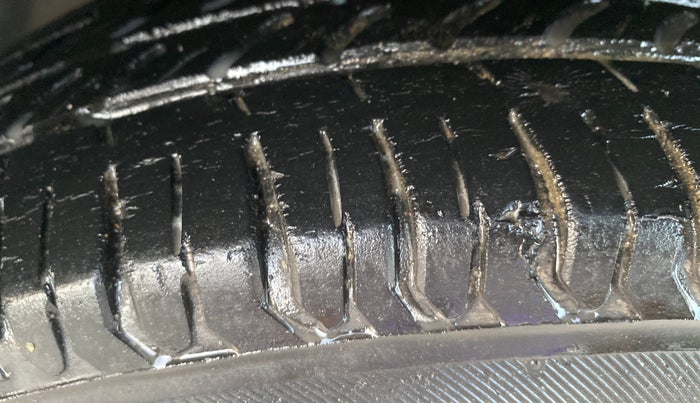 2019 Volkswagen Polo TRENDLINE 1.0L, CNG, Manual, 47,193 km, Left Front Tyre Tread