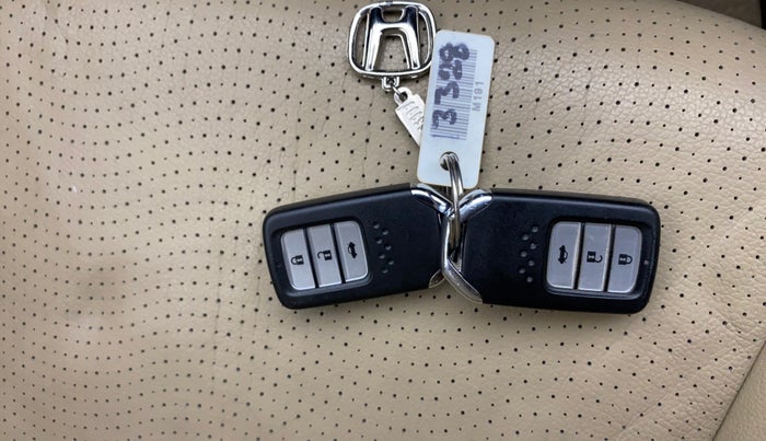 2016 Honda City 1.5L I-VTEC VX, Petrol, Manual, 63,744 km, Key Close Up