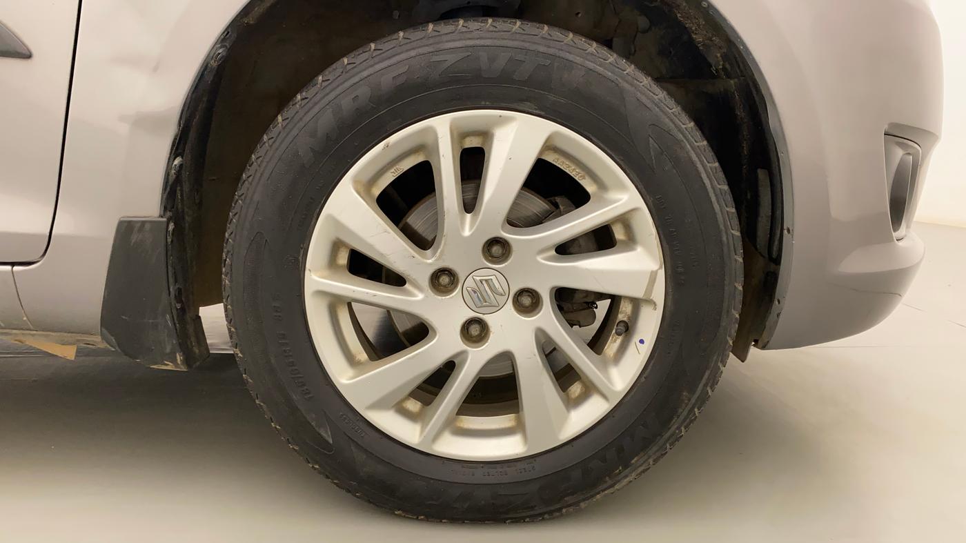 2014 Maruti Swift ZXI, Petrol, Manual, 58,186 km, Right Front Wheel