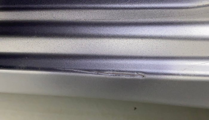 2014 Maruti Swift ZXI, Petrol, Manual, 58,186 km, Left running board - Minor scratches