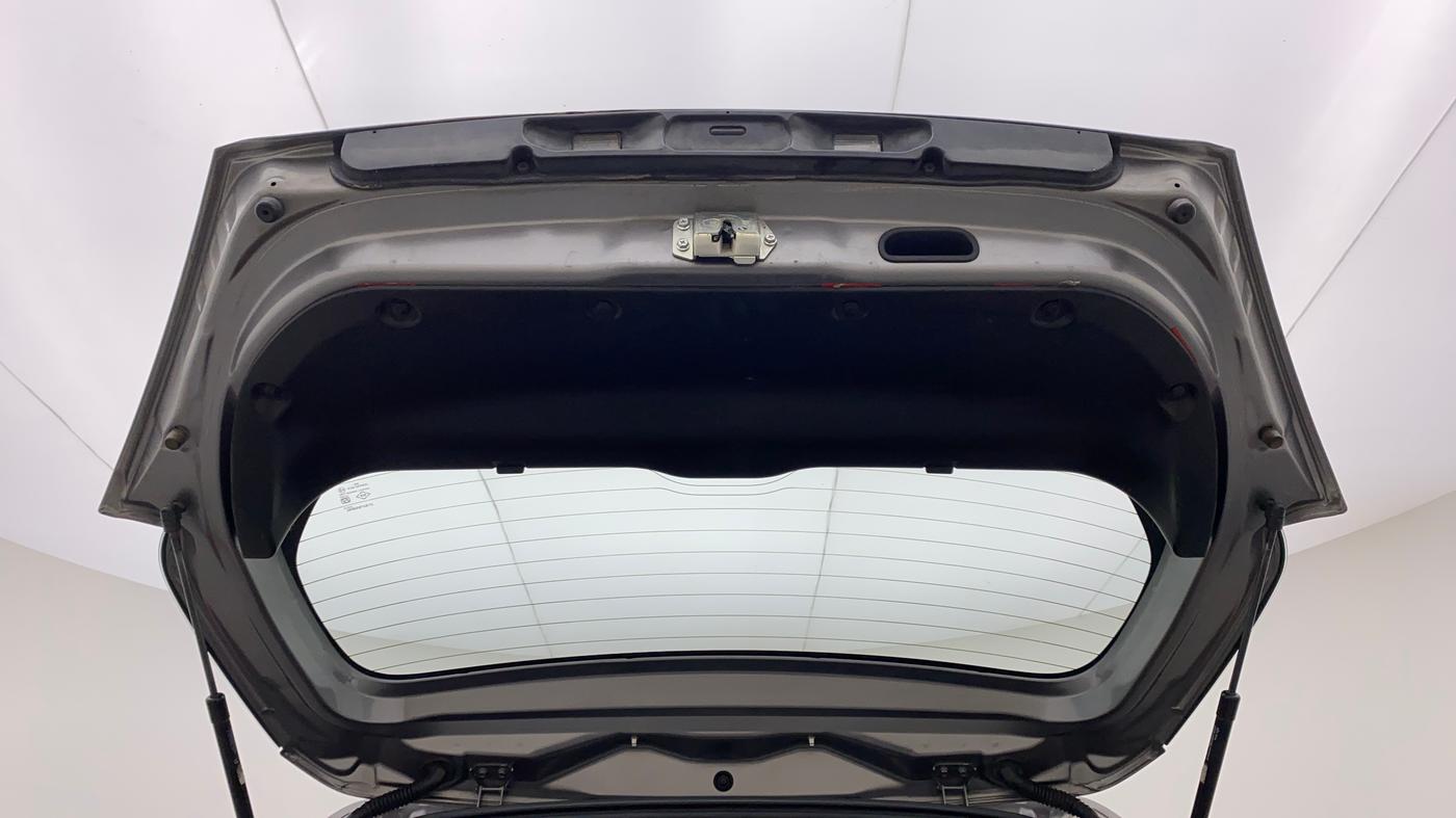 2014 Maruti Swift ZXI, Petrol, Manual, 58,186 km, Boot Door Open