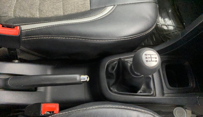 2015 Maruti Swift VXI, Petrol, Manual, 50,789 km, Gear Lever