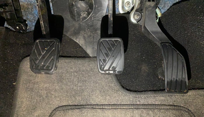 2015 Maruti Swift VXI, Petrol, Manual, 50,789 km, Pedals