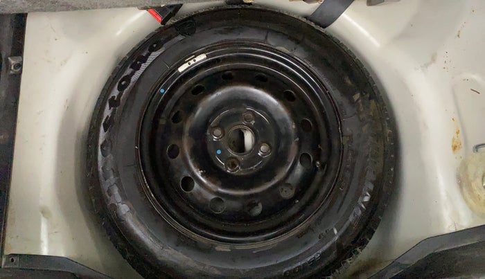 2015 Maruti Swift VXI, Petrol, Manual, 50,789 km, Spare Tyre