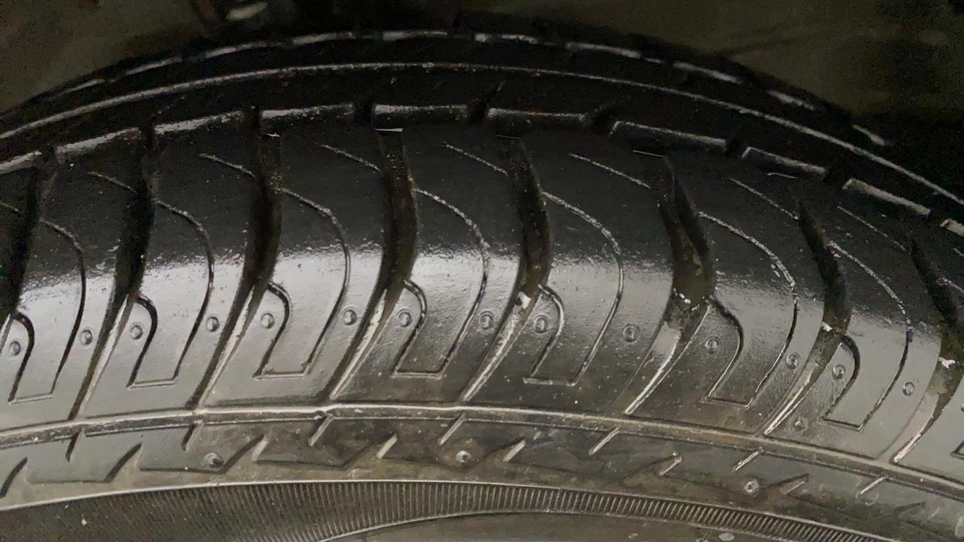 2012 Maruti Wagon R 1.0 VXI, Petrol, Manual, 10,710 km, Left Front Tyre Tread