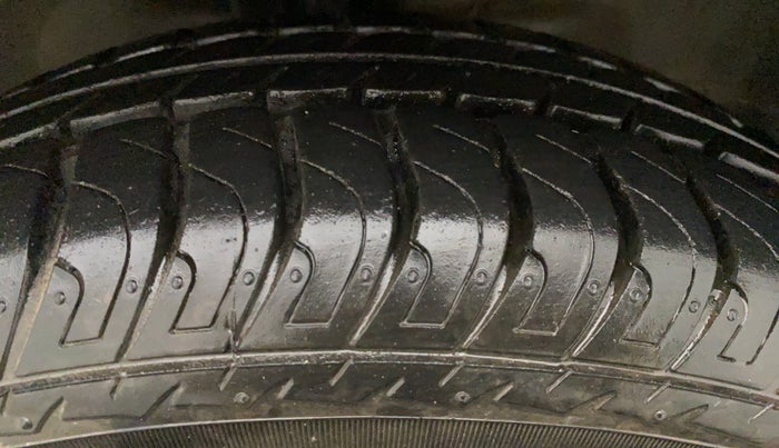 2012 Maruti Wagon R 1.0 VXI, Petrol, Manual, 10,710 km, Right Front Tyre Tread
