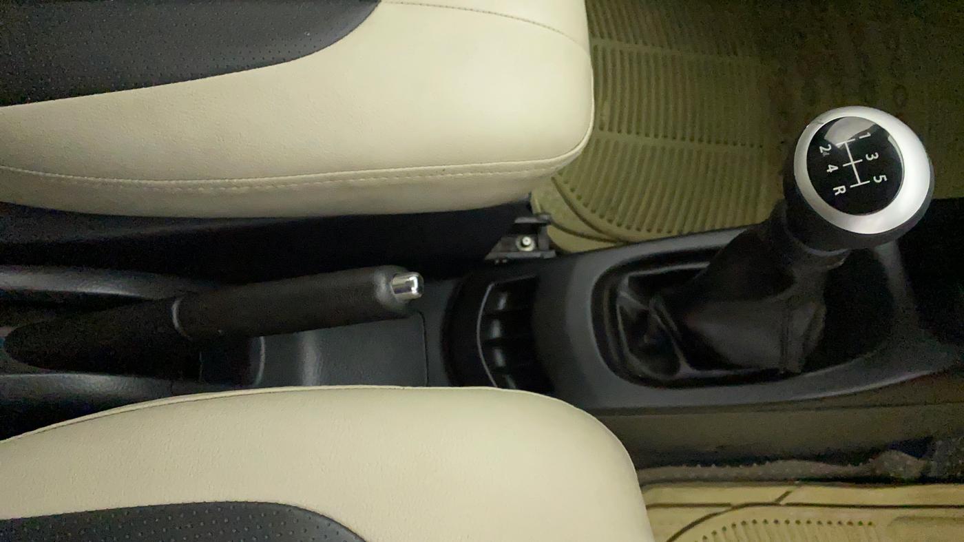 2012 Maruti Wagon R 1.0 VXI, Petrol, Manual, 10,710 km, Gear Lever