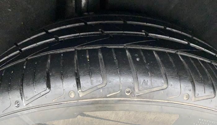 2018 Volkswagen TIGUAN HIGHLINE A/T, Diesel, Automatic, 74,732 km, Right Rear Tyre Tread