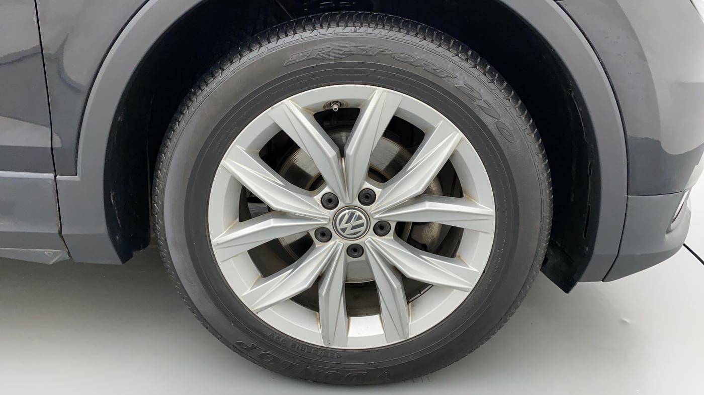 2018 Volkswagen TIGUAN HIGHLINE A/T, Diesel, Automatic, 74,732 km, Right Front Wheel