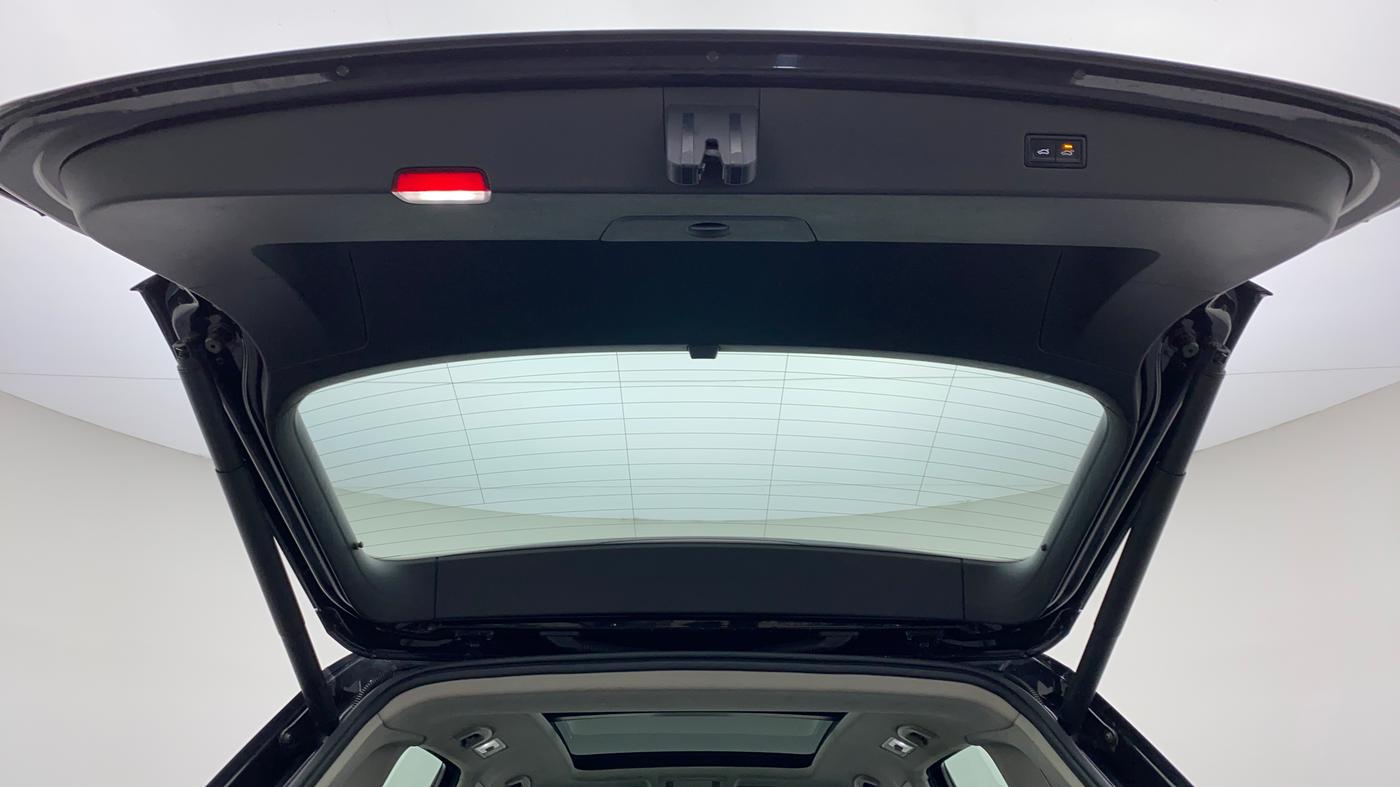 2018 Volkswagen TIGUAN HIGHLINE A/T, Diesel, Automatic, 74,732 km, Boot Door Open