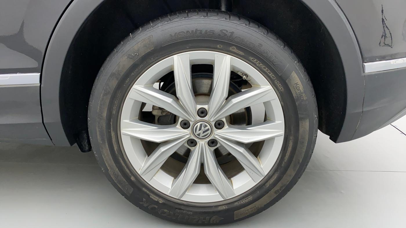 2018 Volkswagen TIGUAN HIGHLINE A/T, Diesel, Automatic, 74,732 km, Left Rear Wheel