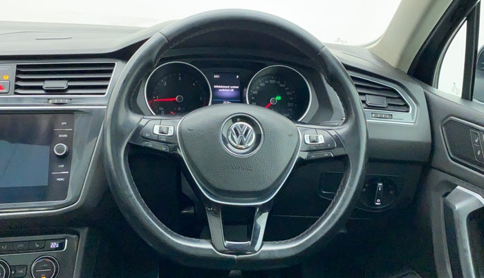 2018 Volkswagen TIGUAN HIGHLINE A/T, Diesel, Automatic, 74,732 km, Steering Wheel Close Up