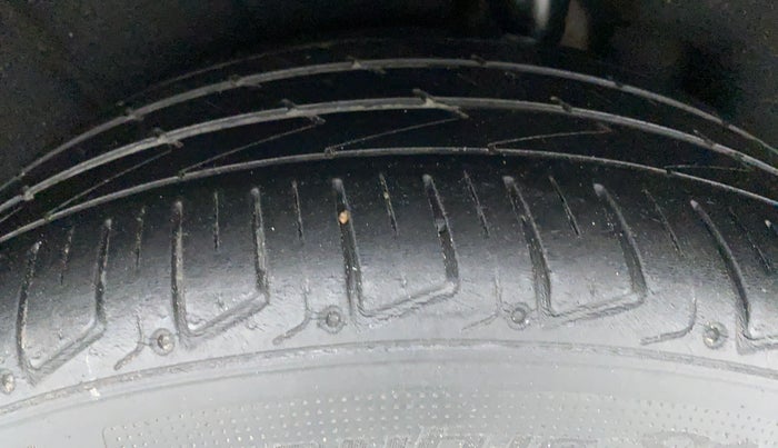 2018 Volkswagen TIGUAN HIGHLINE A/T, Diesel, Automatic, 74,732 km, Left Rear Tyre Tread